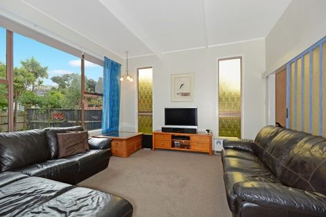 Photo of property in 18 Barlow Place, Chatswood, Auckland, 0626
