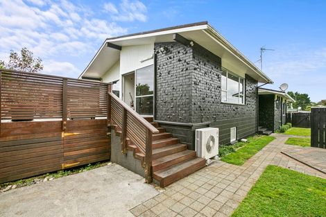 Photo of property in 3 La Salle Drive, Westown, New Plymouth, 4310