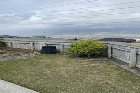 Photo of property in 36 Percy Kinsman Crescent, Riverstone Terraces, Upper Hutt, 5018