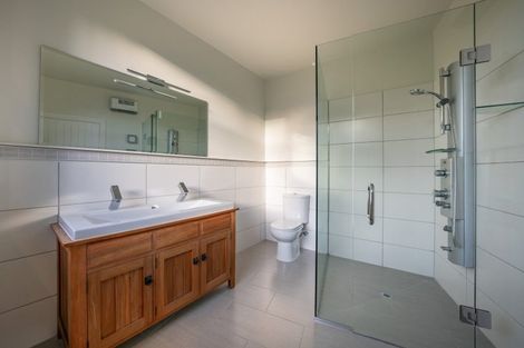 Photo of property in 10 Minaret Ridge, Wanaka, 9305