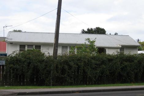 Photo of property in 1/4 Godley Road, Green Bay, Auckland, 0604