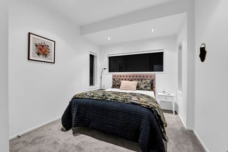 Photo of property in 2/5 Beach Street, Fitzroy, New Plymouth, 4312