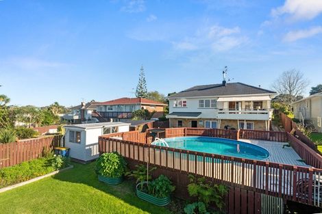 Photo of property in 6 Fowey Avenue, Te Atatu South, Auckland, 0610