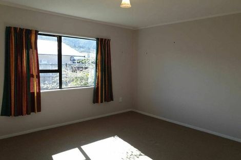 Photo of property in 8a Weymouth Grove, Wainuiomata, Lower Hutt, 5014