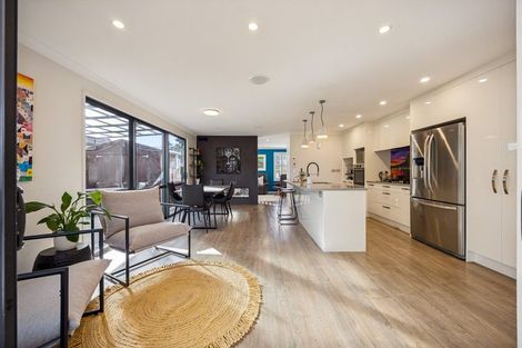 Photo of property in 14 Kahika Grove, Huapai, Kumeu, 0810