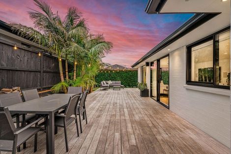 Photo of property in 25 Nobilo Road, Kumeu, 0810