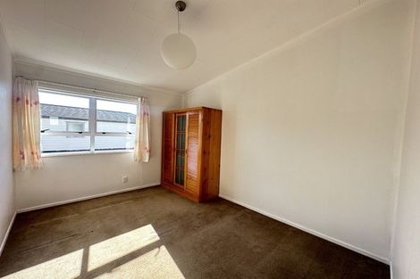Photo of property in 4 Maui Pomare Street, Blockhouse Bay, Auckland, 0600