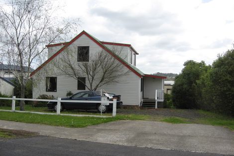 Photo of property in 2 Twin Wharf Road, Herald Island, Auckland, 0618