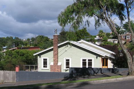 Photo of property in 11 Gill Crescent, Blockhouse Bay, Auckland, 0600