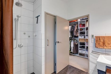 Photo of property in 12 Leatham Avenue, Strandon, New Plymouth, 4312
