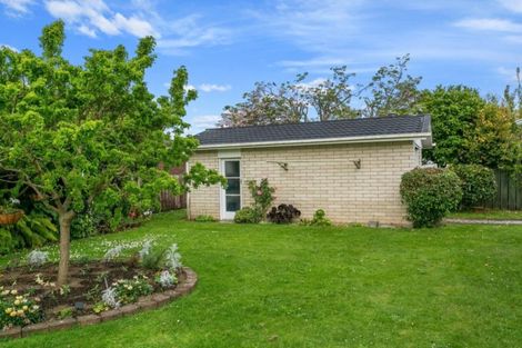 Photo of property in 5 Woodstock Crescent, Leamington, Cambridge, 3432