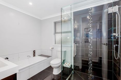 Photo of property in 7 Manapouri Lane, Aotea, Porirua, 5024
