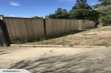 Photo of property in 16 Easton Park Parade, Glenfield, Auckland, 0629