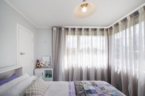Photo of property in 144 Ruamahanga Crescent, Terrace End, Palmerston North, 4410