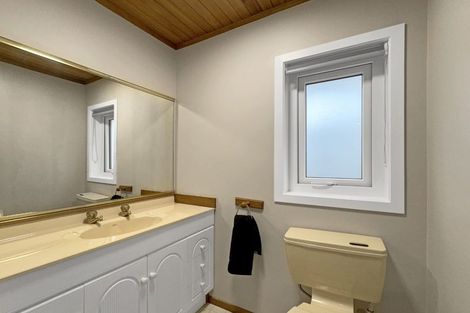 Photo of property in 7 Gavaskar Place, Khandallah, Wellington, 6035