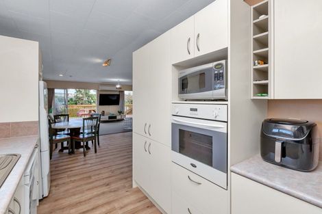 Photo of property in 15 Pyle Road West, One Tree Point, 0118