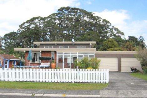 Photo of property in 64 Catherine Crescent, Whitianga, 3510
