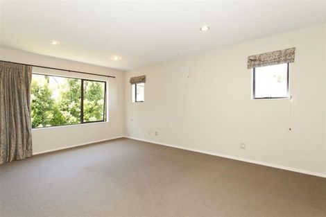 Photo of property in 13 Keating Rise, Northcross, Auckland, 0632