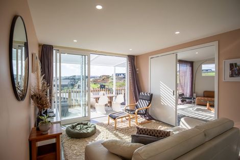 Photo of property in 17 Maataitai Road, Raglan, 3225