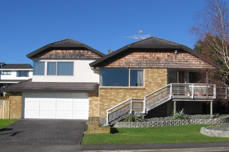 Photo of property in 18 Harbour Lights Close, West Harbour, Auckland, 0618