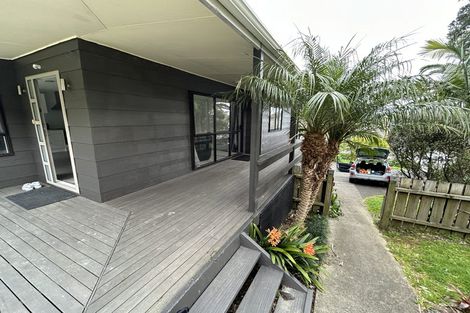 Photo of property in 15 Atlantis Place, Totara Vale, Auckland, 0629