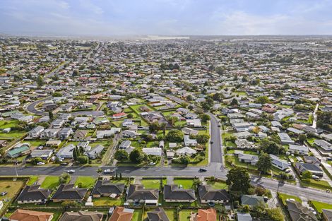 Photo of property in 2 President Avenue, Papakura, 2110