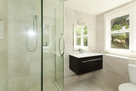 Photo of property in 39 Lyons Avenue, Murrays Bay, Auckland, 0630