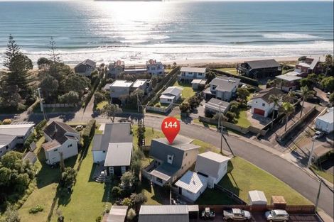 Photo of property in 144 Karewa Parade, Papamoa Beach, Papamoa, 3118