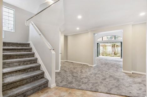 Photo of property in 2 Roseville Road, Gulf Harbour, Whangaparaoa, 0930