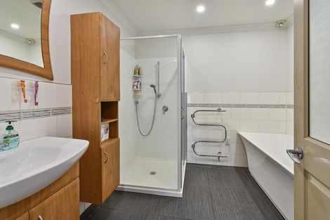 Photo of property in 12a Old Wairoa Road, Papakura, 2110