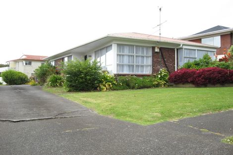 Photo of property in 6 Yorkton Rise, Mangere Bridge, Auckland, 2022