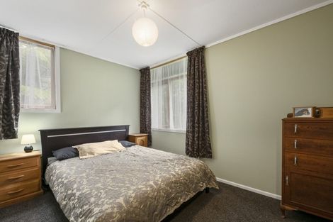 Photo of property in 104 Pinehaven Road, Pinehaven, Upper Hutt, 5019