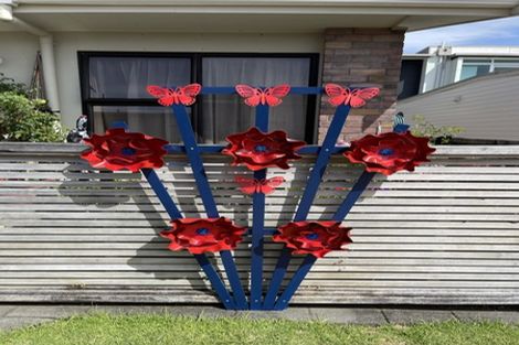 Photo of property in 2/5 Beach Street, Fitzroy, New Plymouth, 4312