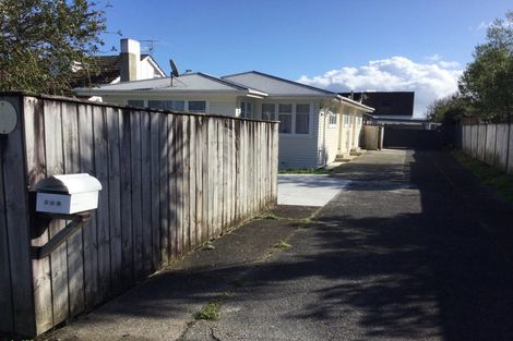 Photo of property in 208 Te Atatu Road, Te Atatu South, Auckland, 0610