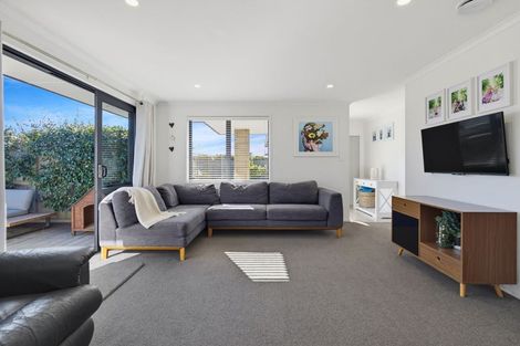 Photo of property in 5 Tavarnya Way, Patumahoe, Pukekohe, 2679