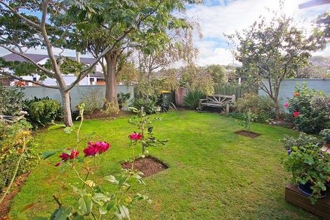 Photo of property in 1/9 Devon Road, Bucklands Beach, Auckland, 2012