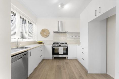 Photo of property in 35 Upjohn Street, Brooklands, New Plymouth, 4310