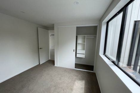 Photo of property in 8/101 Hobsonville Road, West Harbour, Auckland, 0618