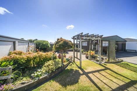 Photo of property in 8 Grange Place, Milson, Palmerston North, 4414