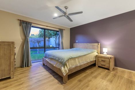 Photo of property in 20 Caragh Place, East Tamaki, Auckland, 2016