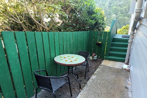 Photo of property in 34 Moana Road, Kelburn, Wellington, 6012