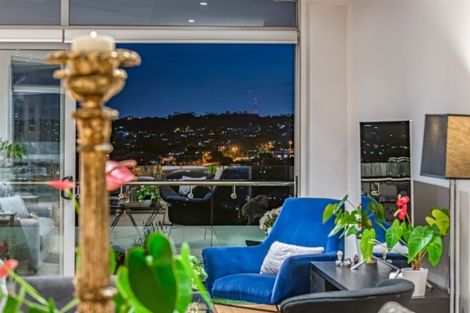 Photo of property in 203/585 Beach Road, Rothesay Bay, Auckland, 0630