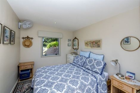 Photo of property in 37 Sarah Street, Waikawa Beach, Manakau, 5573