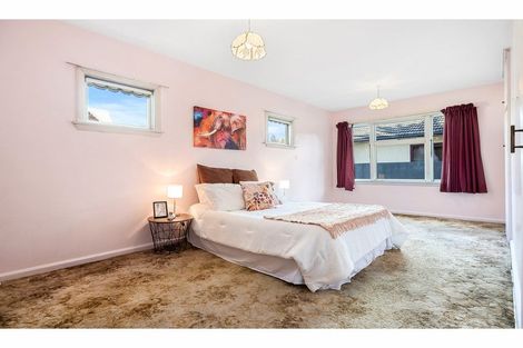 Photo of property in 37 Yaldhurst Road, Sockburn, Christchurch, 8042