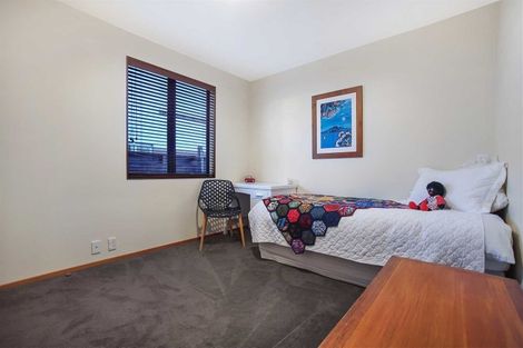 Photo of property in 65 Forrest Hill Road, Milford, Auckland, 0620