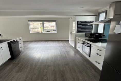 Photo of property in 114 Pinehaven Road, Pinehaven, Upper Hutt, 5019