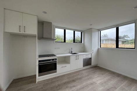 Photo of property in 5/12 Tawa Road, Te Atatu Peninsula, Auckland, 0610