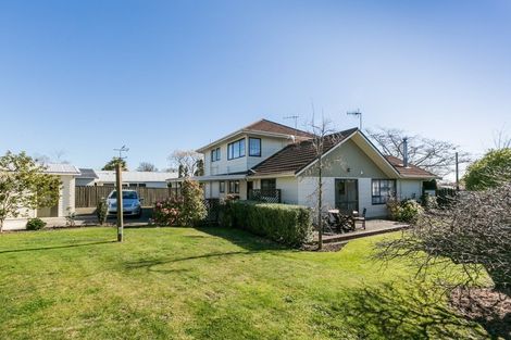 Photo of property in 12 Kaweka Place, Havelock North, 4130