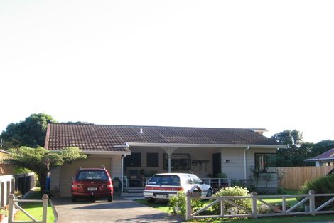 Photo of property in 5 Old Coach Road South, Otaki Beach, Otaki, 5512