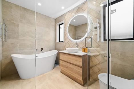 Photo of property in 18 Emerald Avenue, Rosehill, Papakura, 2113